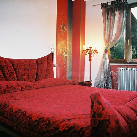 Manuela Le Quattro Coppe Hotell Desenzano del Garda Eksteriør bilde